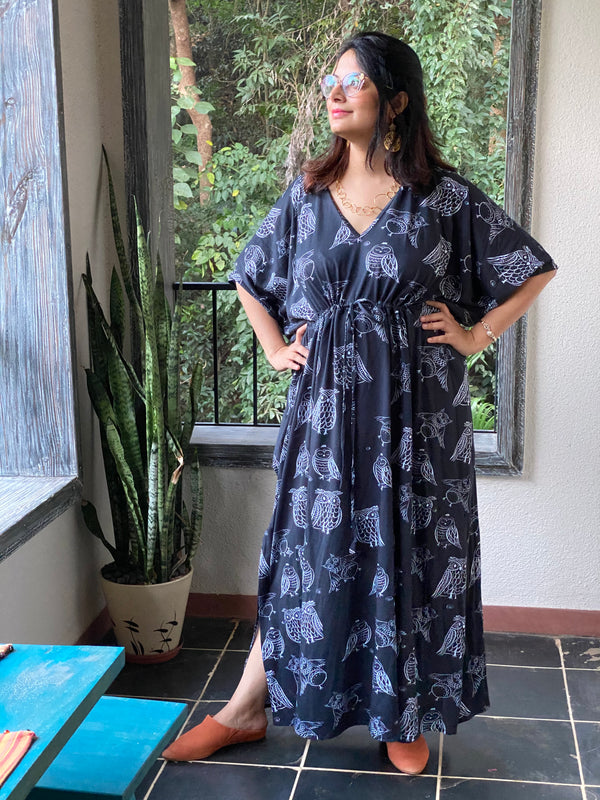 Owling Away in Black