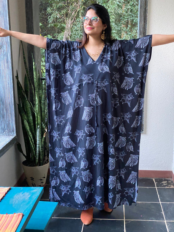 Owling Away in Black