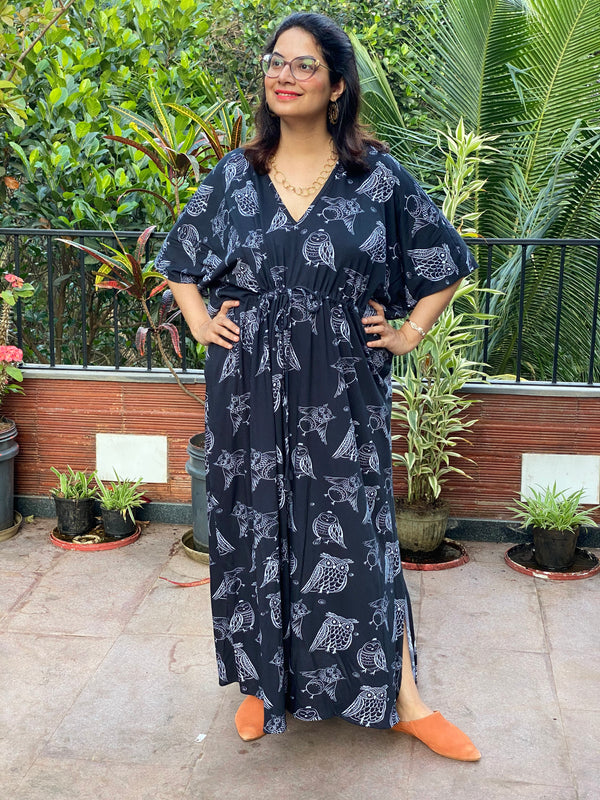 Owling Away in Black