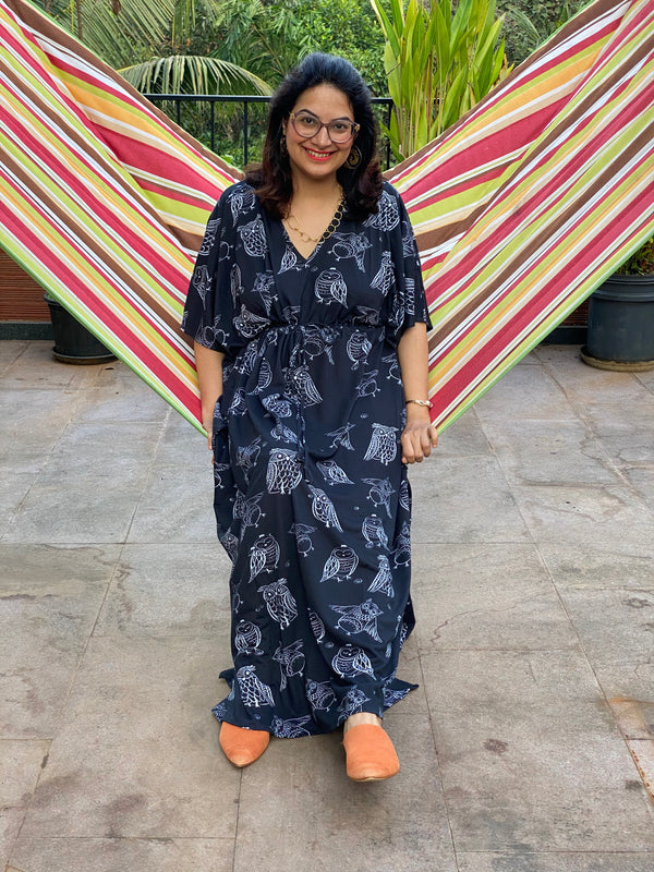 Owling Away in Black