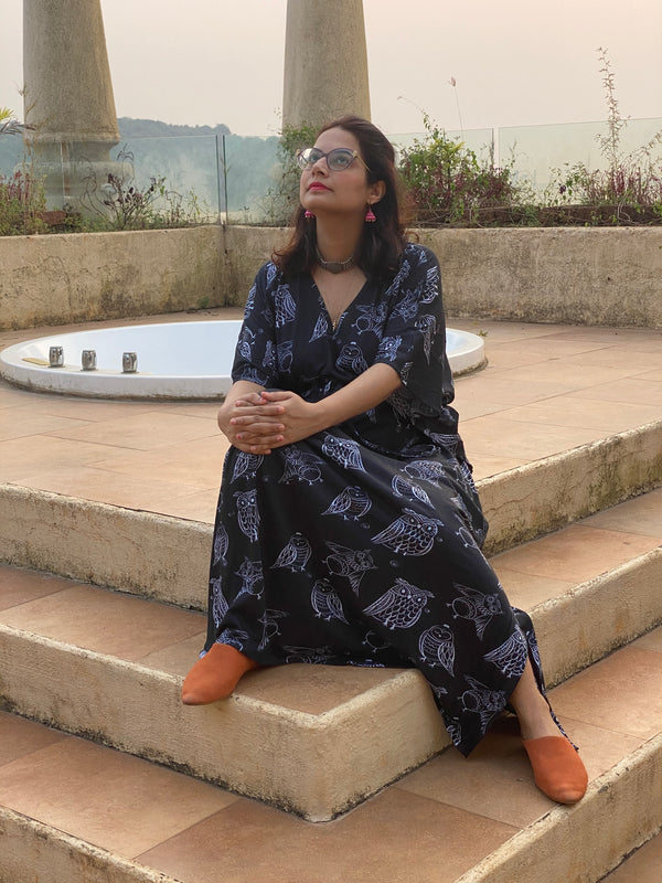 Owling Away in Black