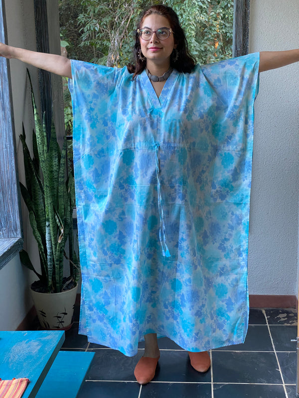 Ombre Fading Leaves V-Neck, Cinched Waist Ankle Length Caftan