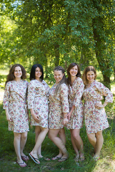 Ivory Vintage Chic Floral Pattern Bridesmaids Robes