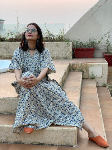 Ivory Blue Paisley Motif Hand Block Printed Caftan with V-Neck, Cinched Waist and Available in both Knee and Ankle Length