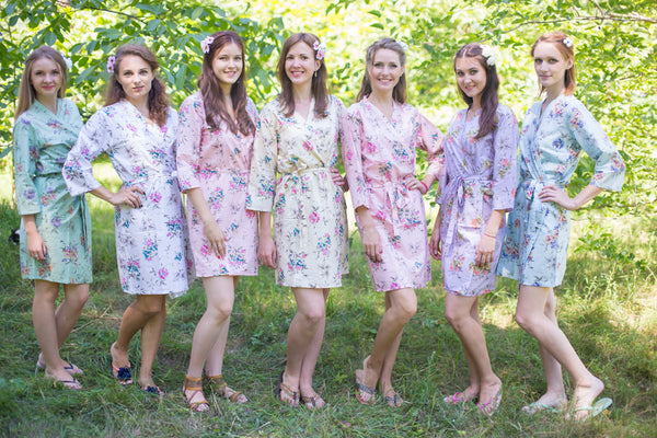 Mismatched Romantic Floral Patterned Bridesmaids Robes in Soft Tones|Mismatched Romantic Floral Patterned Bridesmaids Robes in Soft Tones|Romantic Florals