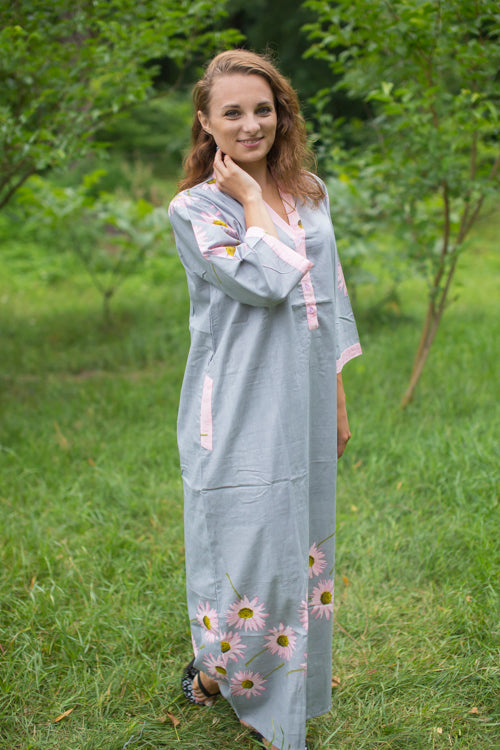 Gray Simply Elegant Style Caftan in Falling Daisies Pattern