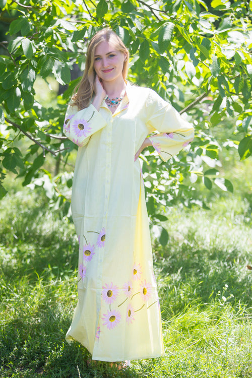 Light Yellow Charming Collars Style Caftan in Falling Daisies Pattern