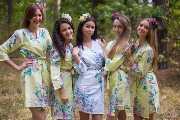 Light Yellow Blooming Flowers Pattern Bridesmaids Robes|Blooming Flowers Pattern Bridesmaids Robes|Light Yellow Blooming Flowers Pattern Bridesmaids Robes